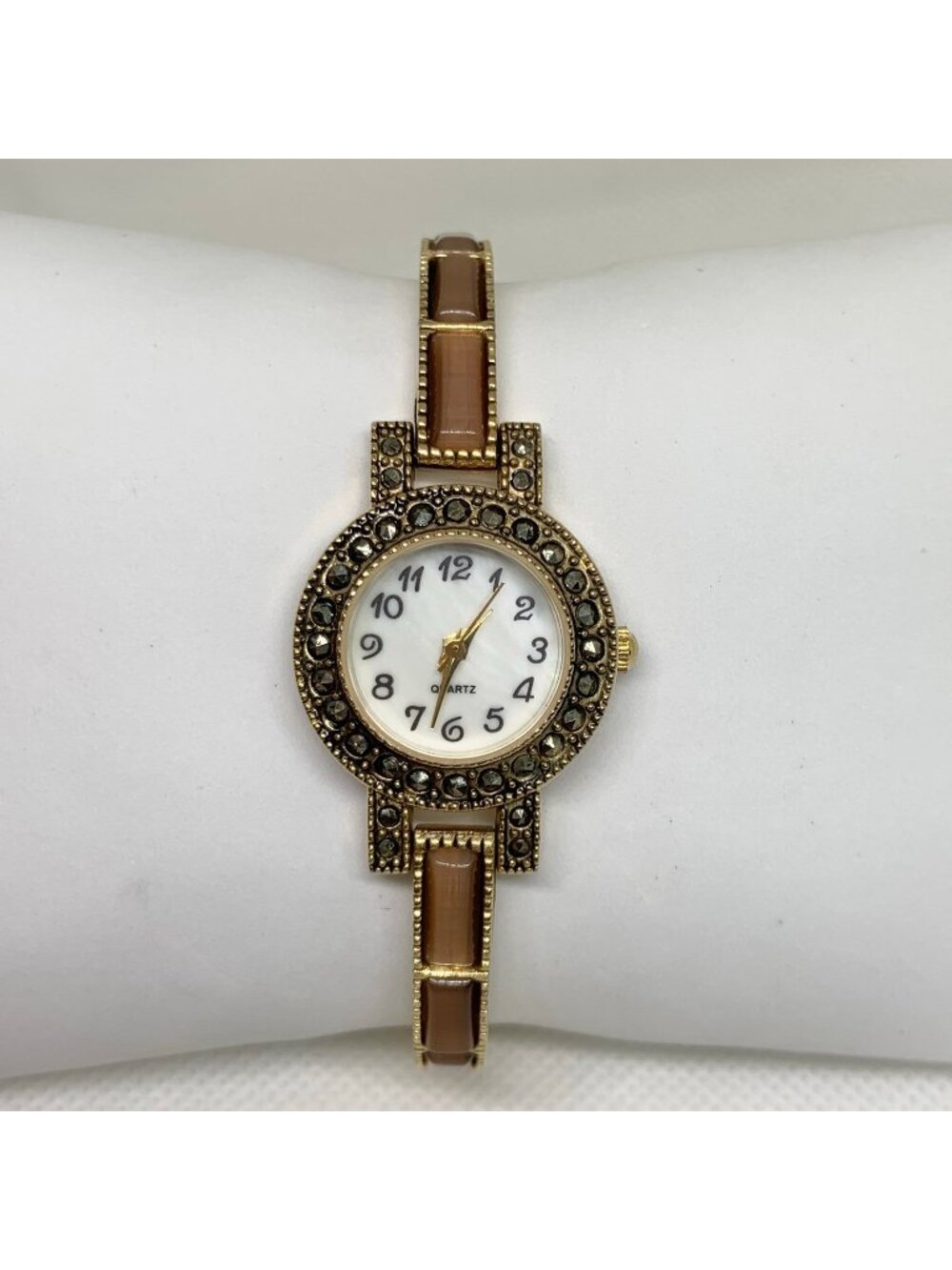 Geneva gold tone women watch 23mm quartz analog brown stones up to 7.5” running